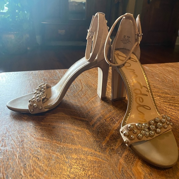 “Sam Edelman” tan suede heels. - Picture 4 of 12
